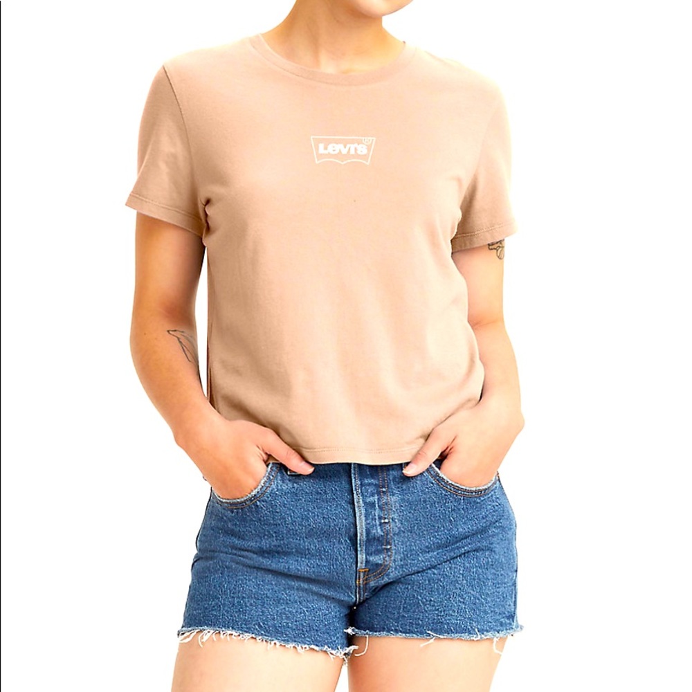 A peach Levi tee, only worn once!! Slightly lighter than the photos